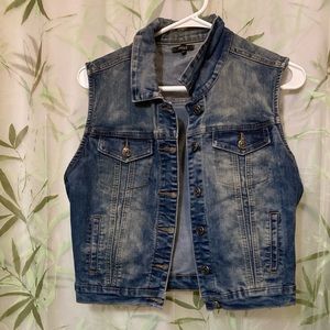 Chiqle button-up jean jacket vest